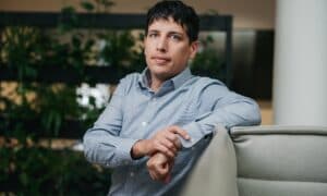 Dražší plyn, dražší elektřina: Uzavření Hormuzu nemá v poslední době obdoby, říká Tomáš Plocek