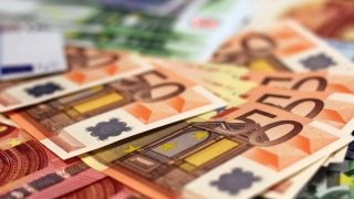 bank-note-bankovka-penize
