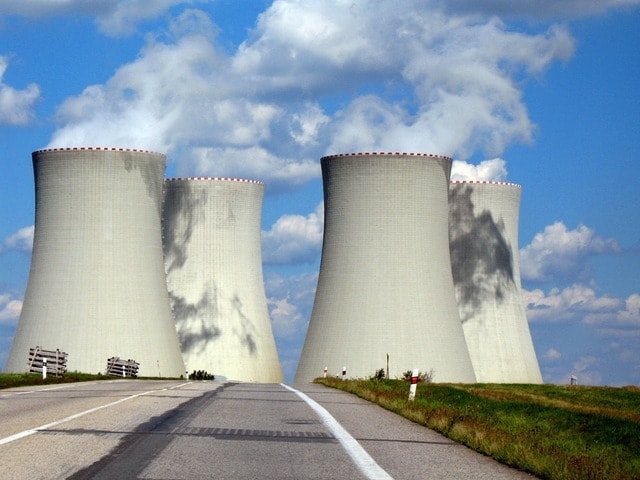 Dostavba jaderných elektráren