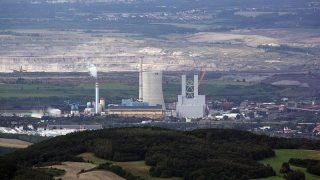 Německo přesune uhelné elektrárny do výkonové rezervy. Ilustrační foto: hnědouhelná elektrárna Ledvice 