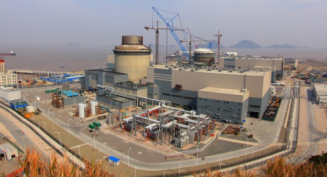 Výstavba čínské elektrárny Sanmen s reaktory AP1000 od Westinghouse. Zdroj: Westinghouse