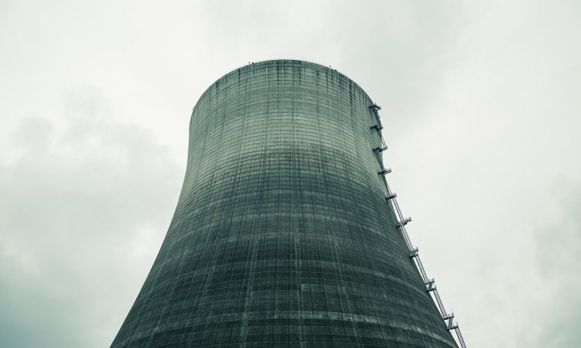 Nedokončená jaderná elektrárna Satsop v USA, jejíž prostory momentálně slouží jako průmyslová zóna, autor: Tony Webster