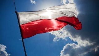 Polská vlajka. Zdroj: Pixabay