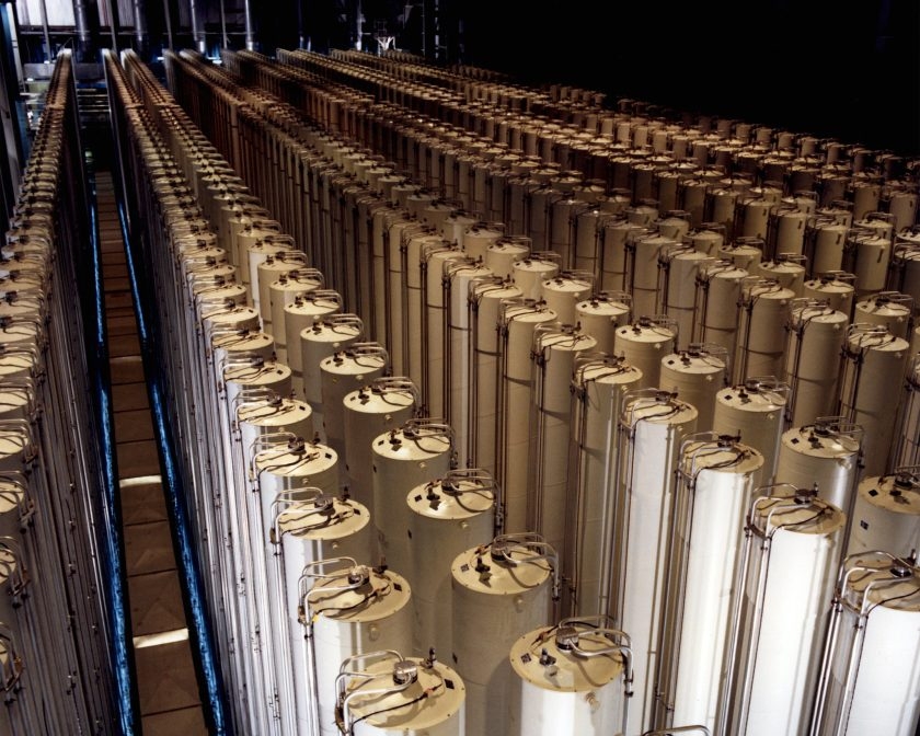 Kaskáda plynových odstředivek pro obohacování uranu; Autor: US Department of Energy