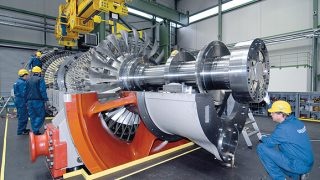 Plynová turbína Siemens SGT5-8000H. Zdroj: www.energy.siemens.com