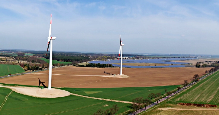 větrné elektrárny, Zdroj: Flickr @René