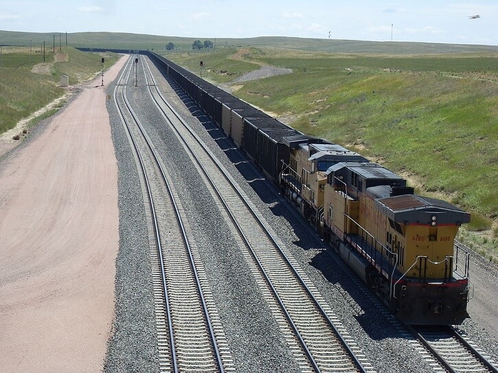 Vlak vezoucí uhlí