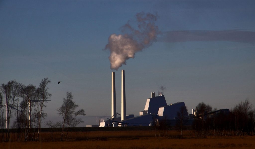 Původně uhelná elektrárna Avedøre společnosti DONG Energy, nyní spalující biomasu. Autor: Guillaume Baviere, Flickr