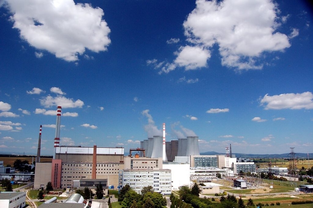 První československá jaderná elektrárna - Jaslovské Bohunice. Zdroj: Javys