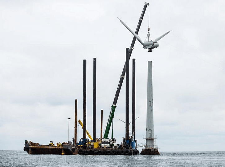 Decommissioning offshore větrné farmy. Zdroj: DONG Energy