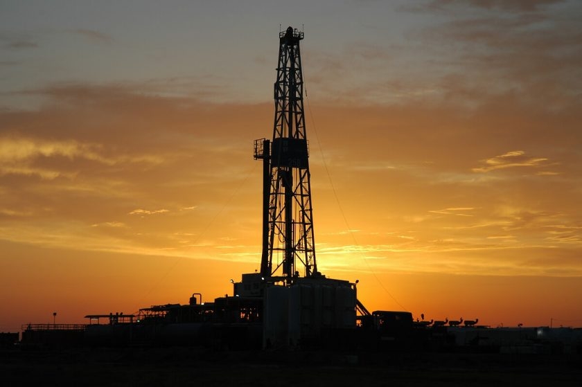 shale oil rig břidlicová ropa