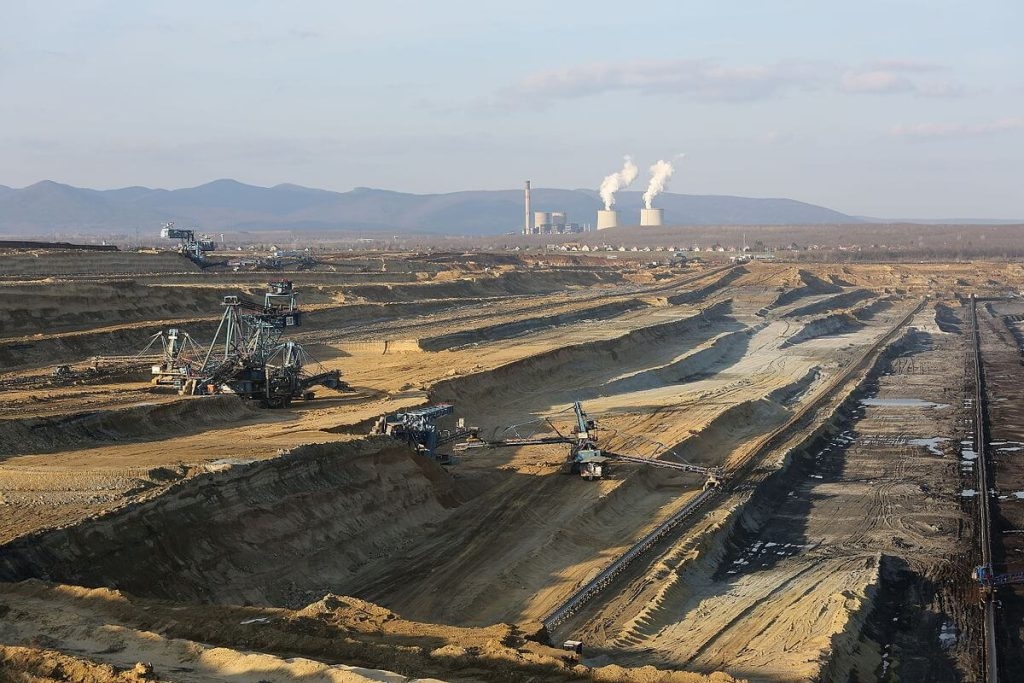Úvodní fotografie: Elektrárna Mátrai a přilehlý uhelný důl. Autor: FuzosDosszie . Zdroj: wikimedia.org