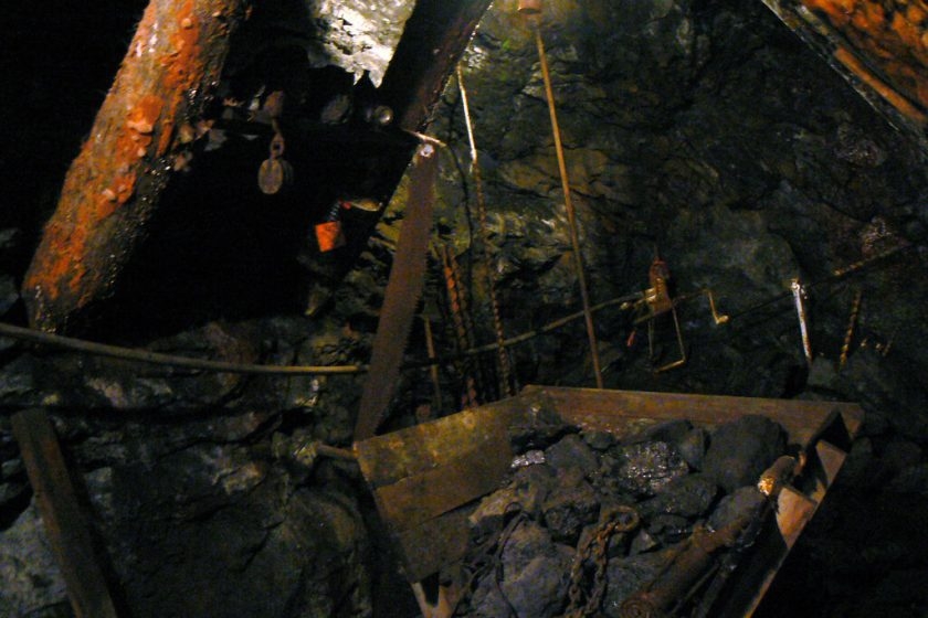 uhelný důl