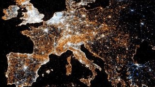 Pohled na noční Evropu. Autor: Eric Fischer