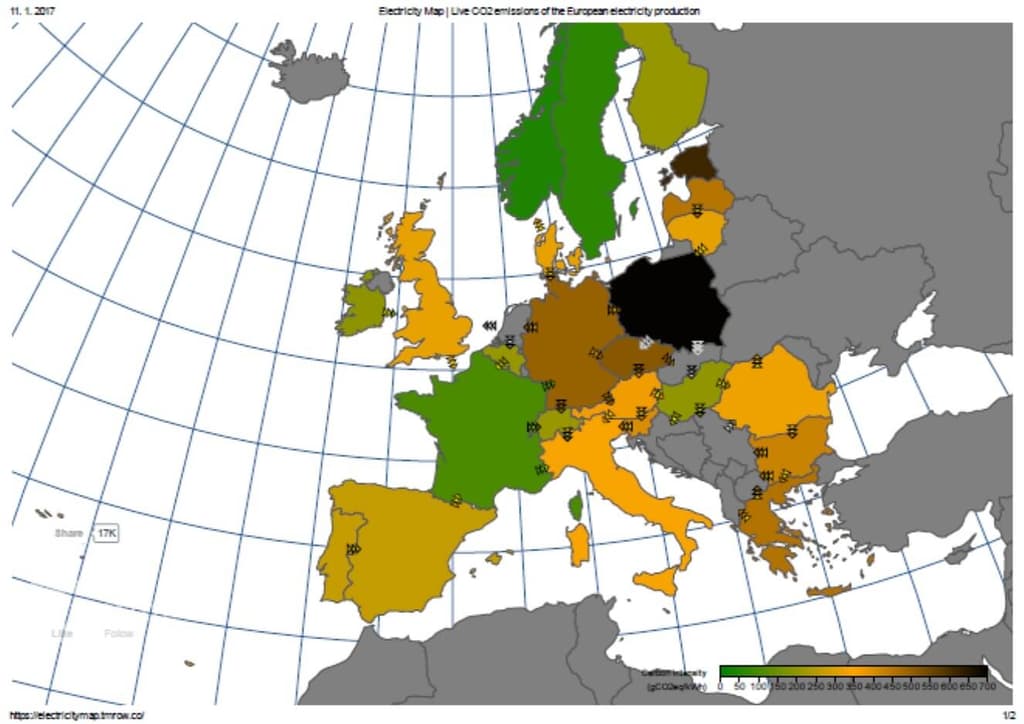 Produkce oxidu uhličitého v elektroenergetice v Evropě v podzimní době, kdy fouká spíše méně, ukazuje, jaká je situace u různých evropských států. Čím zelenější, tím menší produkce oxidu uhličitého na jednotku vyrobené elektřiny. Čím tmavší hnědá až černá, tím je produkce vyšší. (Zdroj https://electricitymap.tmrow.co/)