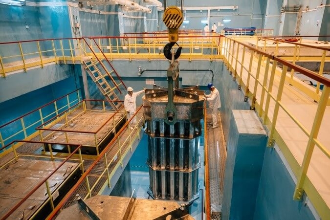 Výměna paliva v reaktoru Novovoroněž 6 (zdroj Novovoroněžská elektrána/Rosenergoatom)