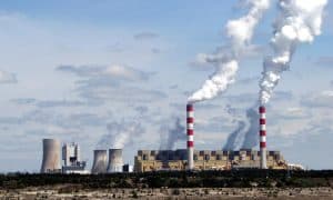Přebytek LNG na trzích sníží podíl uhlí na výrobě energií