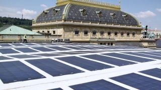 ČEZ ESCO, Fotovoltaické panely na budově Národního divadla