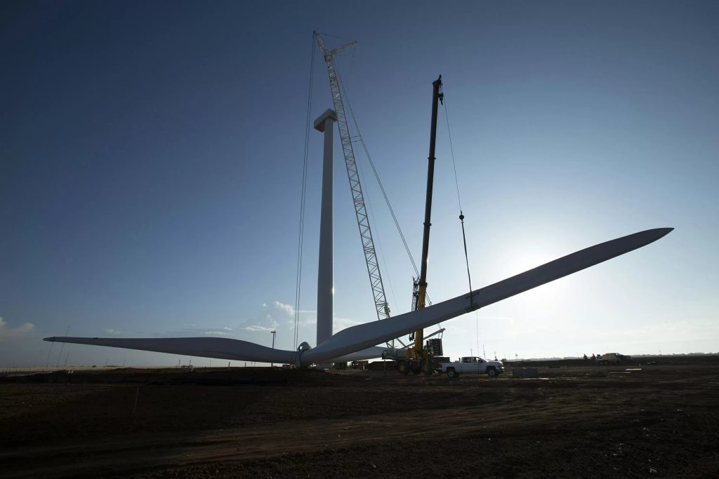 Instalace větrné turbíny GE 2.0 MW 116 m v Texasu
