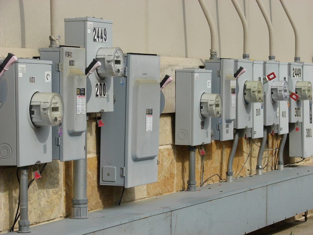 spanelska-vlada-zvazuje-opatreni-snizeni-cen-elektricke-energie-odberatele