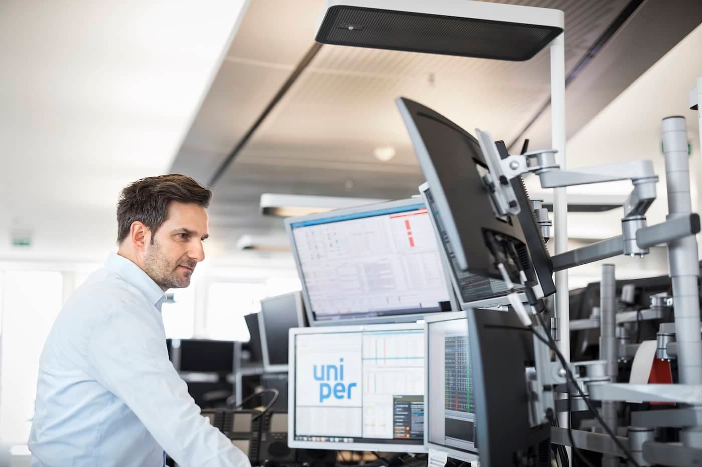 Trading floor uniper
