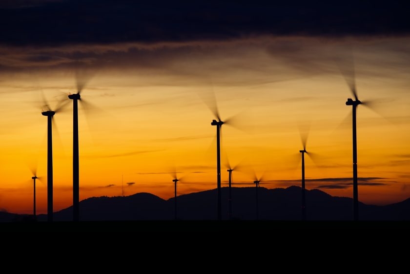 Větrné elektrárny. Zdroj: Pixabay
