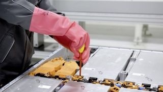 Recyklace li-ion bateriií v dolnosaském Salzgitteru je projektem koncernu Volkswagen. Foto: Volkswagen