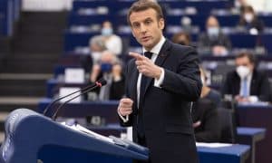 Oteplení vztahů: Merz a Macron oznámili užší spolupráci v energetice i konec sporů o jádro