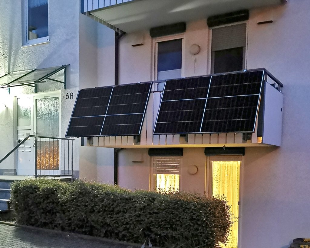 Balkonová fotovoltaická elektrárna