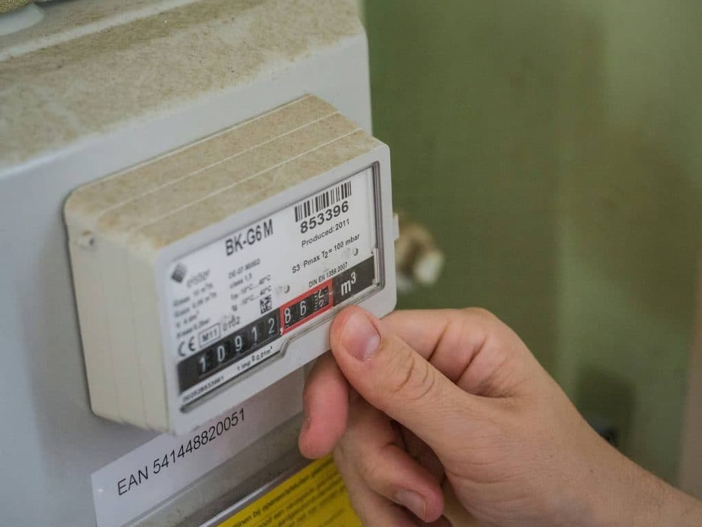 jsou-mesicni-fixace-ceny-elektriny-stale-vyhodne-po-poslednim-snizeni-se-ceny-srovnavaji