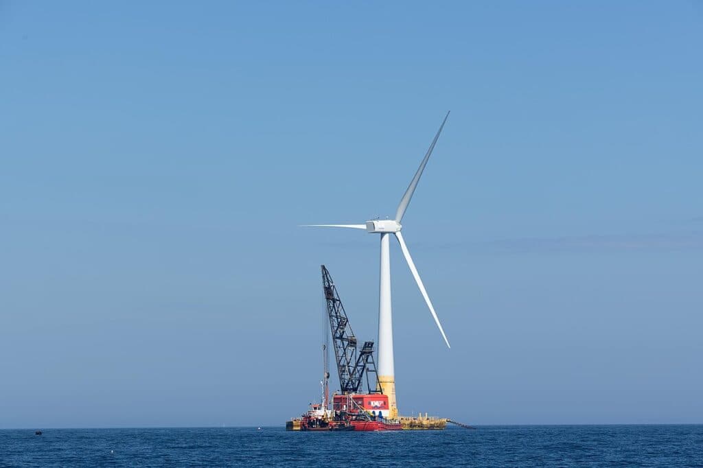 evropa-by-roku-2030-mohla-dosahnout-7-gw-plovoucich-vetrnych-elektrarnach