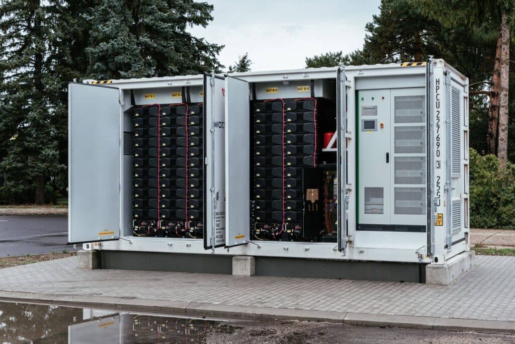 co-se-stane-kdyz-trh-zasyti-prilis-mnoho-baterii-vyspely-trh-ukazuje-propad-vynosu-o-85