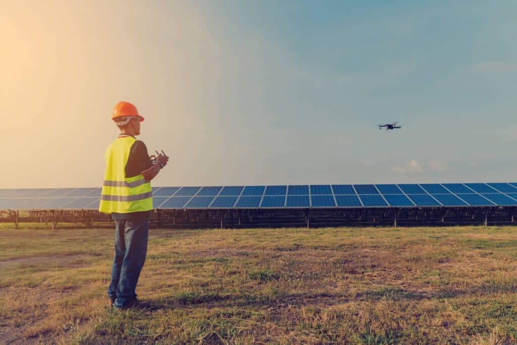 Inspekční lety dronem v energetice: kdy stačí otevřená kategorie a kdy už je potřeba specifická