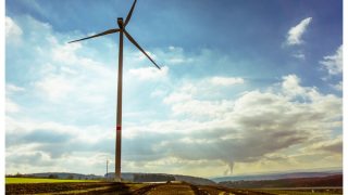 Mnostv vtrnch a solrnch elektrren se v Nmecku za poslednch 10 let zdtrojnsobilo. Naopak jadern elektrrny jsou odstavovny. Autor: Norbert Reimer