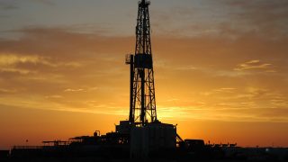 shale oil rig břidlicová ropa