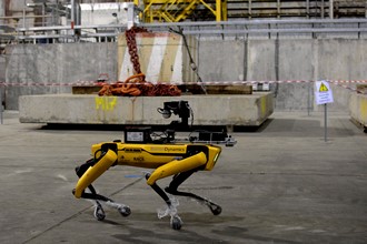 V novém sarkofágu se testoval spolu s dašími roboty a automaty i robopes (zdroj Černobylská jaderná elektrárna).