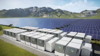 Solární elektrárna s bateriovým úložištěm