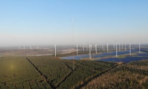 Německý 300metrový výzkumný stožár pro měření rychlosti větru