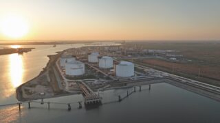 Zdroj: Golden Pass LNG. V�stavba exportn�ho projektu Golden Pass LNG -Train 1
